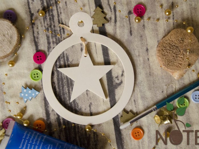 Ornament atipic pentru brad cu steluta