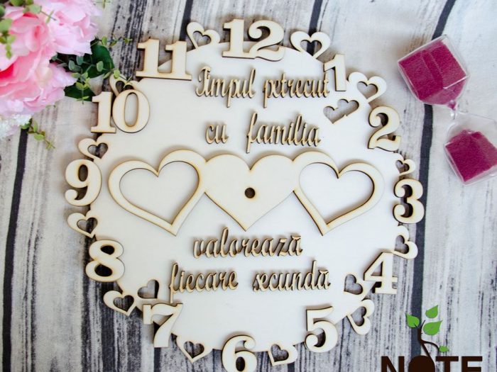 blank ceas lemn cu mesaj pentru familie