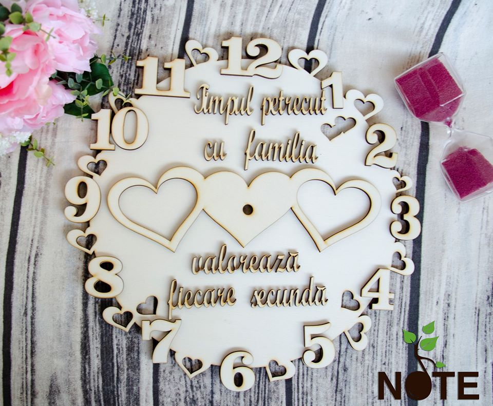 blank ceas lemn cu mesaj pentru familie