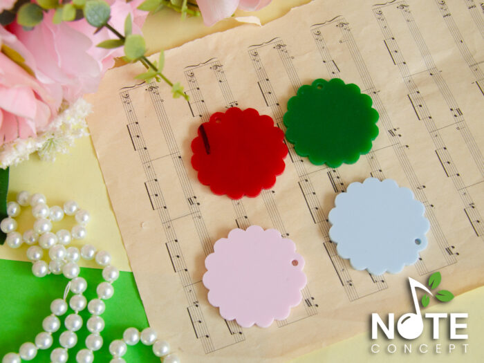 Martisor plexiglas color biscuite