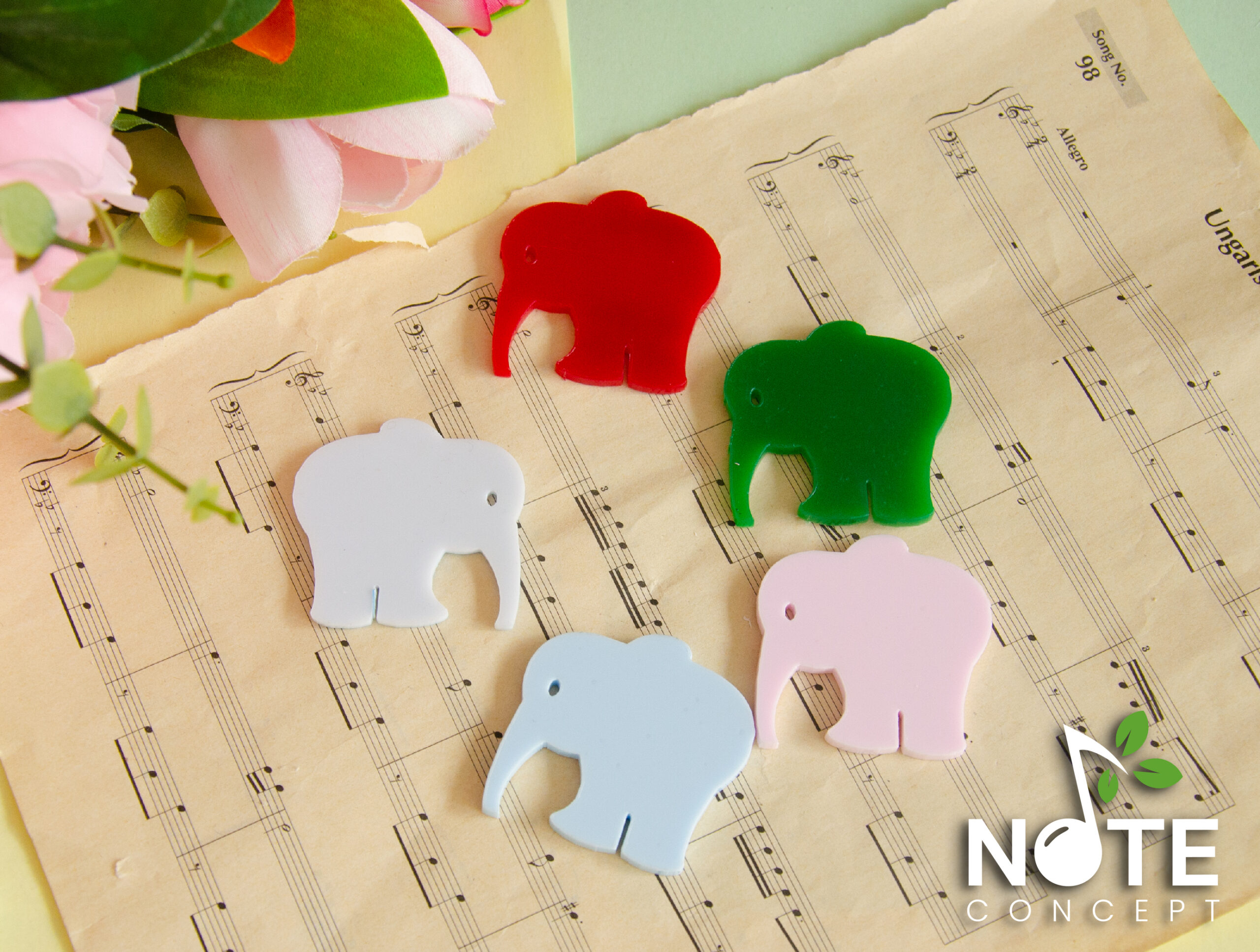 Martisor plexiglas color elefant