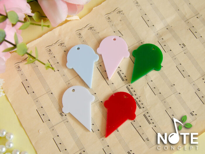 Martisor plexiglas color inghetata