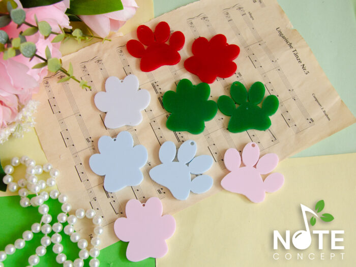 Martisor plexiglas color labuta