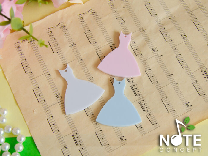 Martisor plexiglas color rochie