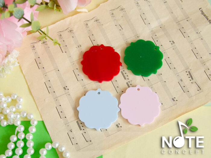 Martisor plexiglas color vintage